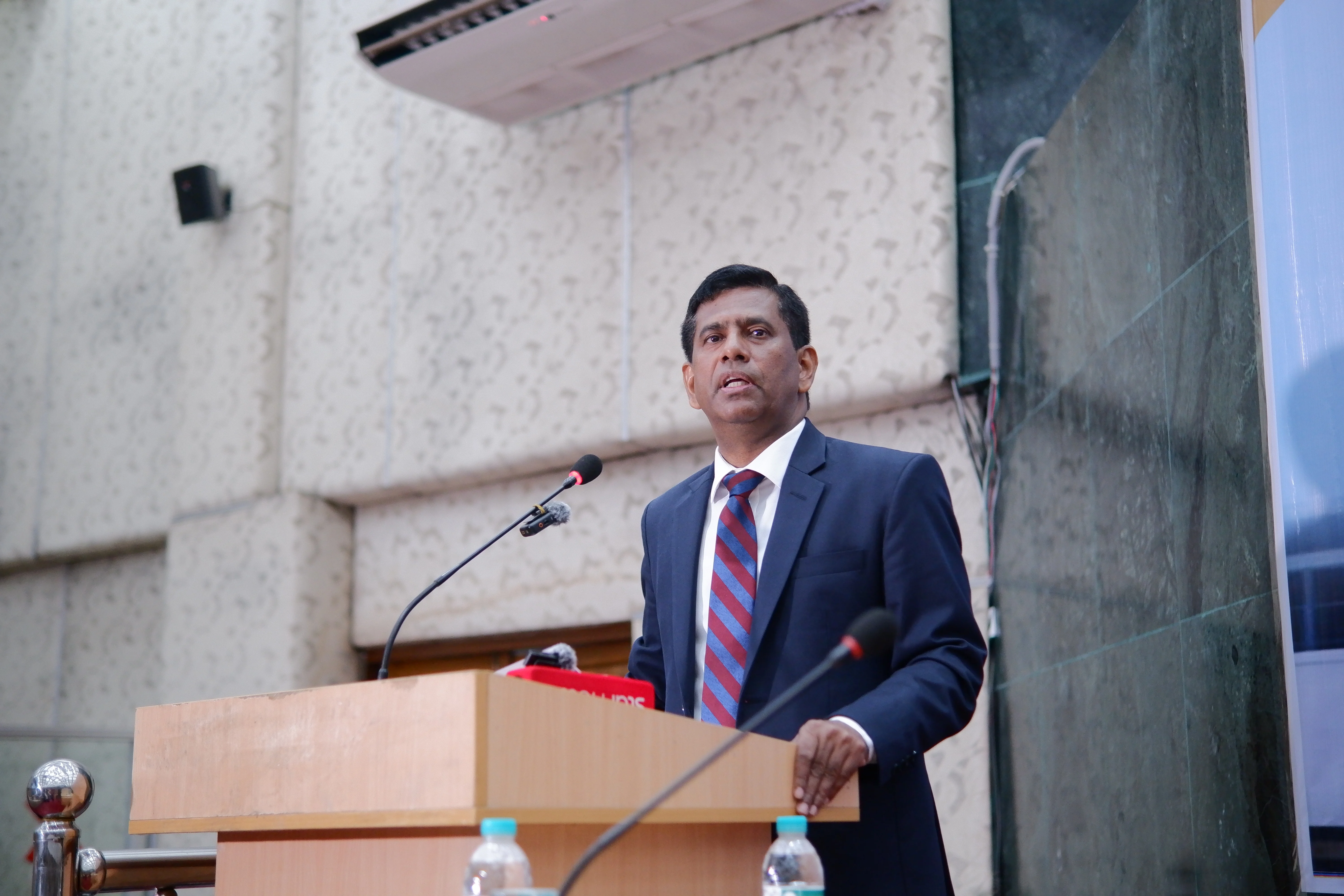 ঢাবিতে ডাকসুর উদ্যোগে দিনব্যাপী Legal Aid Literacy Bootcamp অনুষ্ঠিত