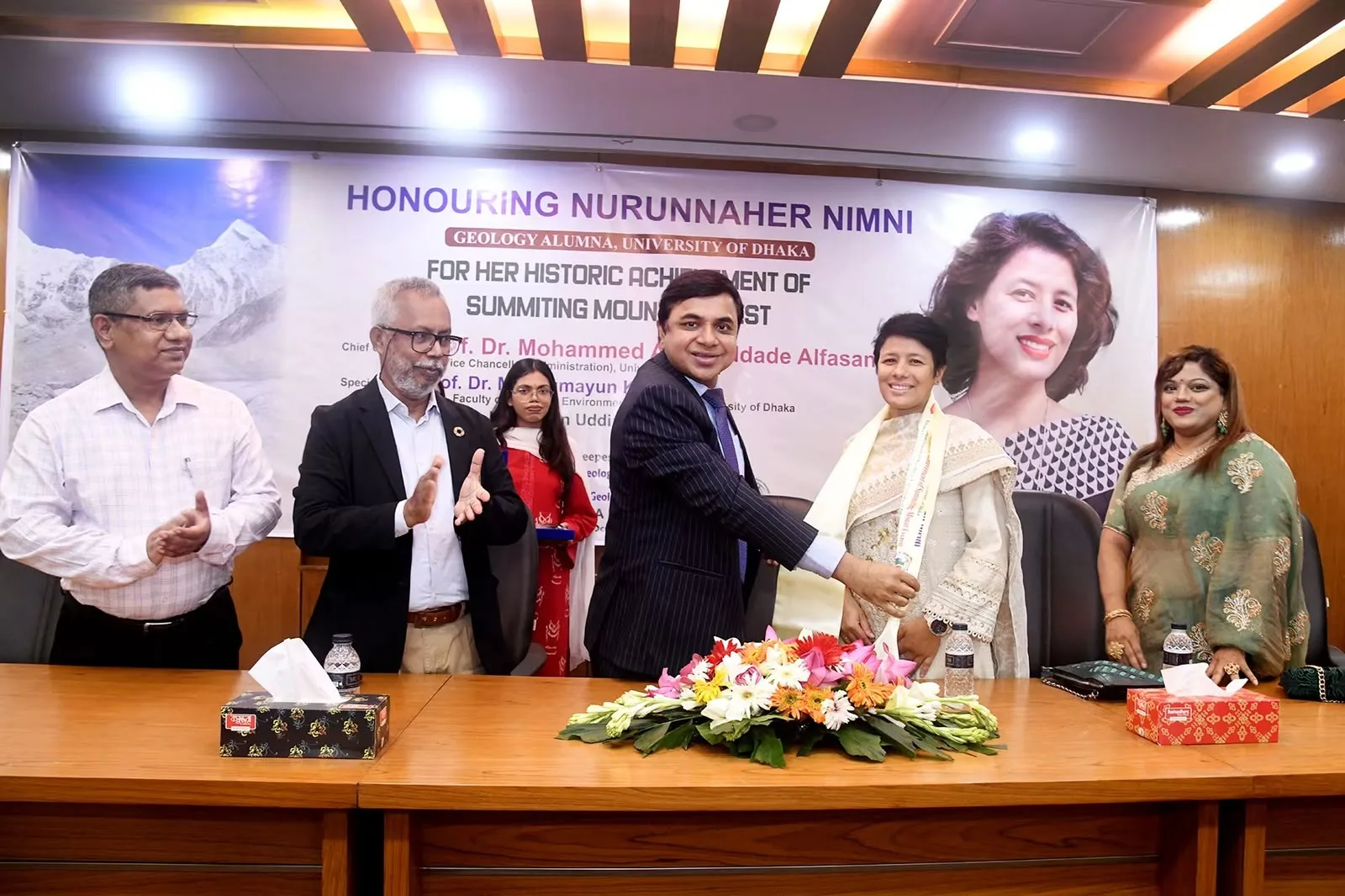 এভারেস্ট জয়ী ঢাবির নুরুন্নাহার নিম্নিকে সংবর্ধনা, বাংলাদেশের পর্বতারোহণে নতুন অনুপ্রেরণা — ছবি 1