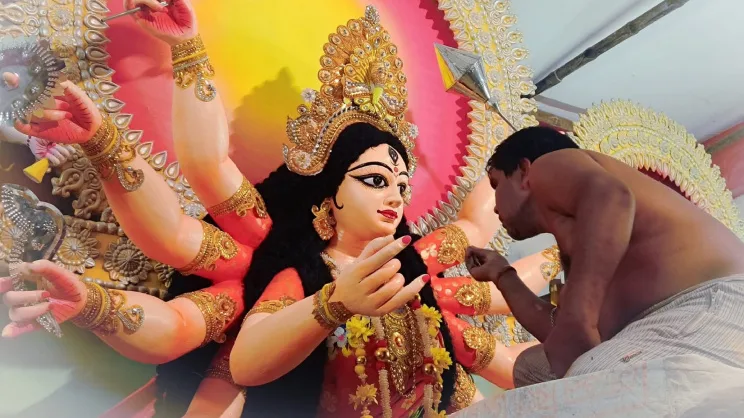 দেড়শত বছরের পারিবারিক ঐতিহ্য ও প্রাতিষ্ঠানিক শিক্ষার মিলন, ঢাকা বিশ্ববিদ্যালয়ের শিক্ষার্থী ও প্রতিমাশিল্পী আমিও পাল — ছবি 1