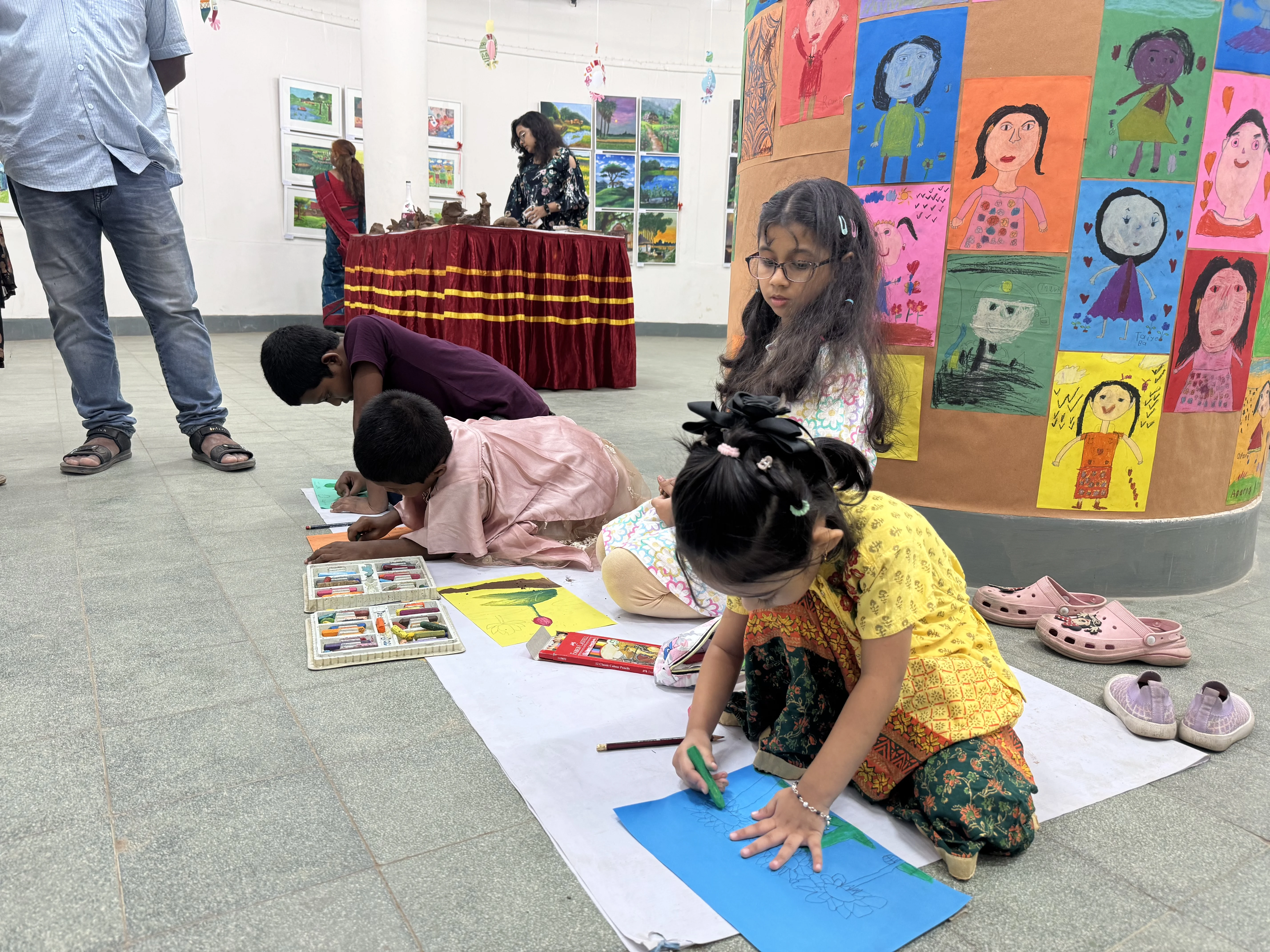 *চারুকলায় শুরু হলো ৫ম শিশু চিত্রকলা প্রদর্শনী 'আমরা সবাই রাজা'*