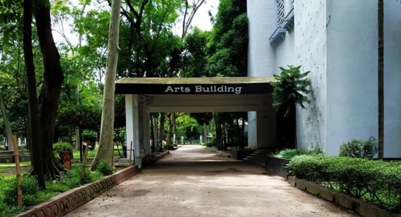 ৩১ অক্টোবর পর্যন্ত বন্ধ থাকছে ঢাবির কলাভবনসংলগ্ন একটি রাস্তা
