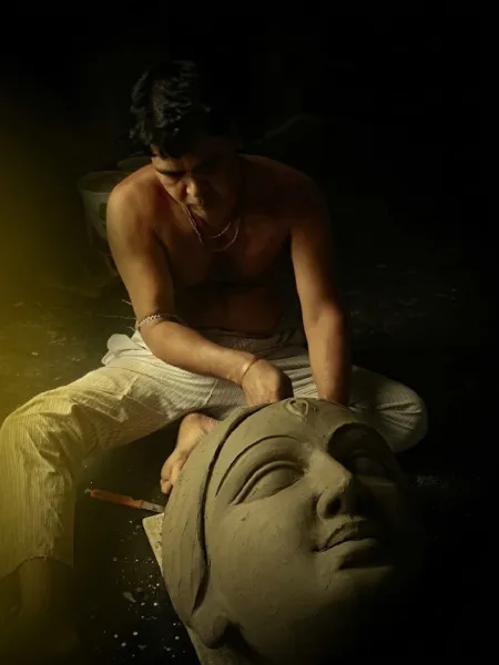 দেড়শত বছরের পারিবারিক ঐতিহ্য ও প্রাতিষ্ঠানিক শিক্ষার মিলন, ঢাকা বিশ্ববিদ্যালয়ের শিক্ষার্থী ও প্রতিমাশিল্পী আমিও পাল — ছবি 2